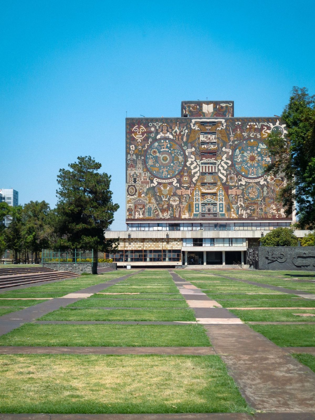 Iconic central library at unam mexico city. Photo by Jack Hernández